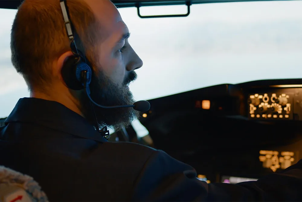 How Many Hours Does It Take to Become a Pilot?